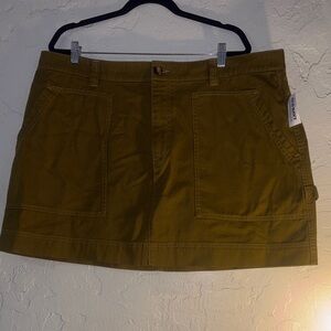 Old Navy Women's Mini Skirt in Olive Green